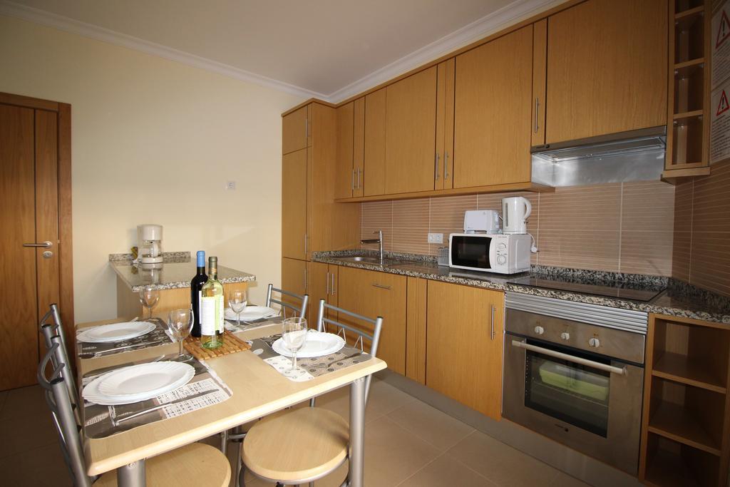 Oura Pereira Apartments อัลบูเฟรา ภายนอก รูปภาพ